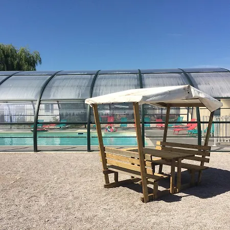 キャンプ場 Le Clairmarais 3*